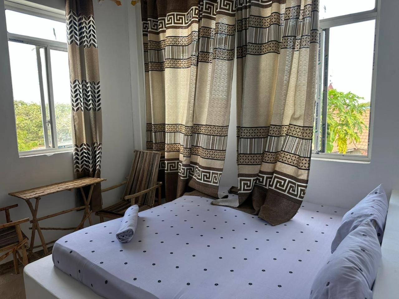Mbuyuni Lodge Нунгви Экстерьер фото