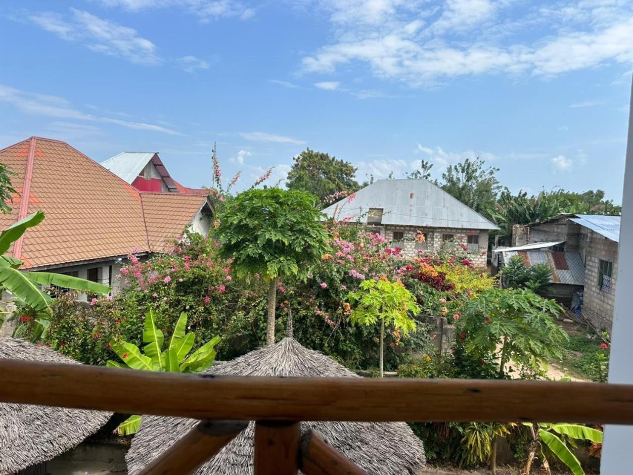 Mbuyuni Lodge Нунгви Экстерьер фото