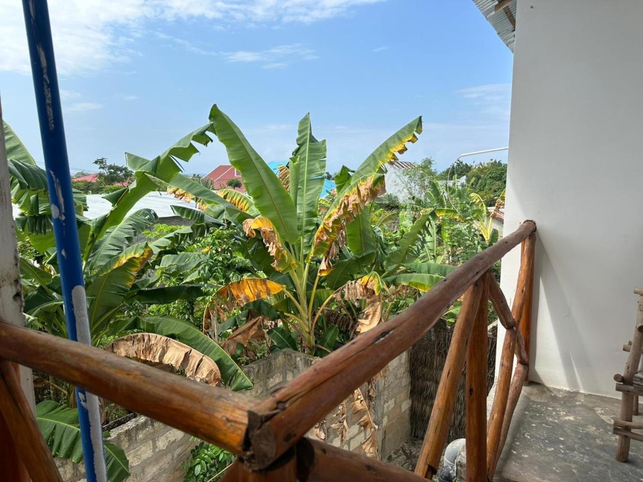 Mbuyuni Lodge Нунгви Экстерьер фото