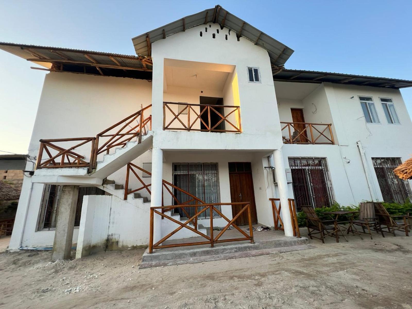 Mbuyuni Lodge Нунгви Экстерьер фото
